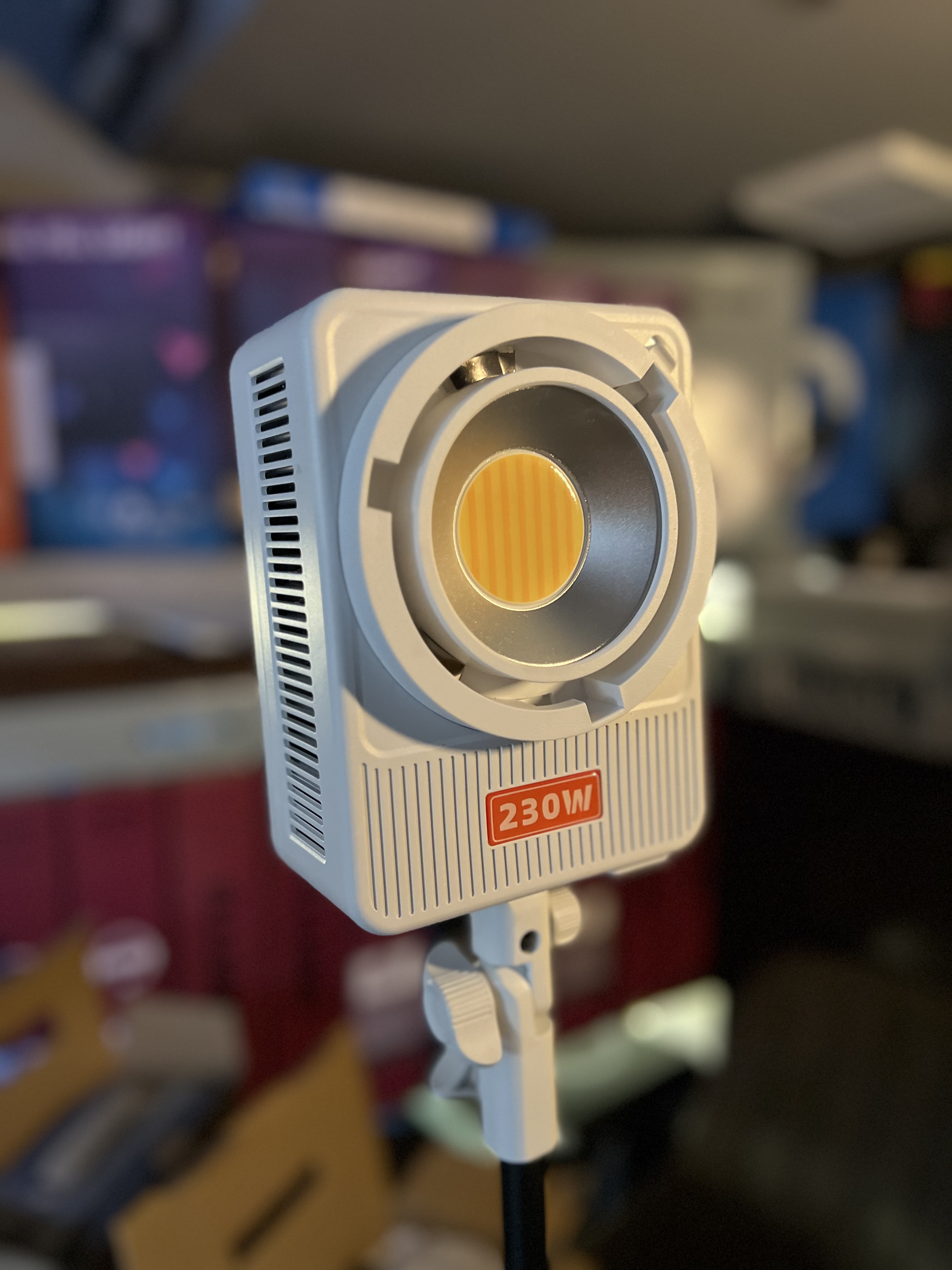ویدیو لایت LED مدل Z230 | نور ثابت عکاسی و فیلمبرداری | مناسب تولید محتو