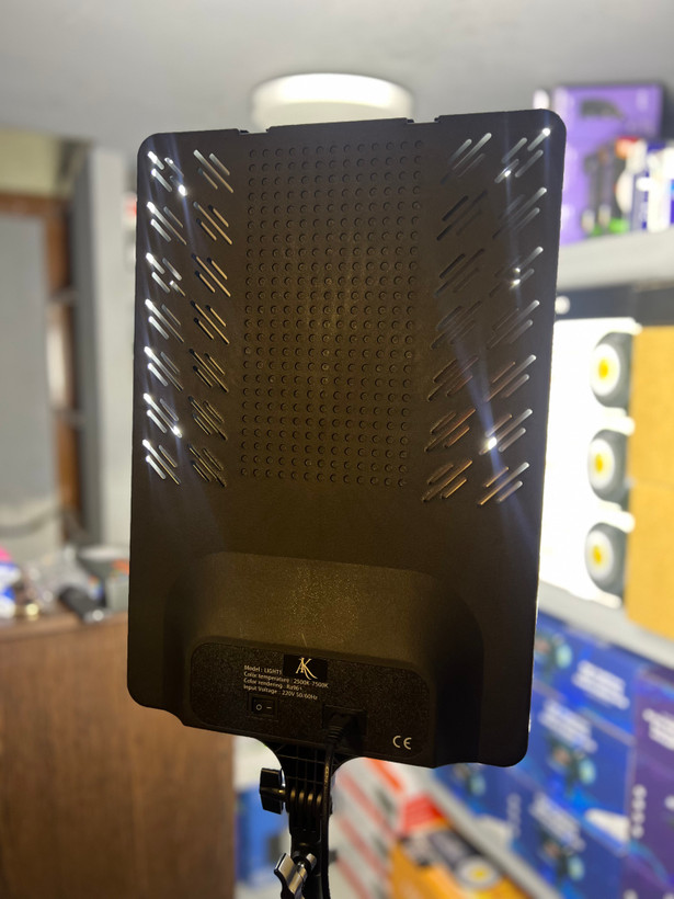 سافت لایت AK19 توان 90 وات با پایه | نور ثابت حرفهای عکاسی و تولید محتوا